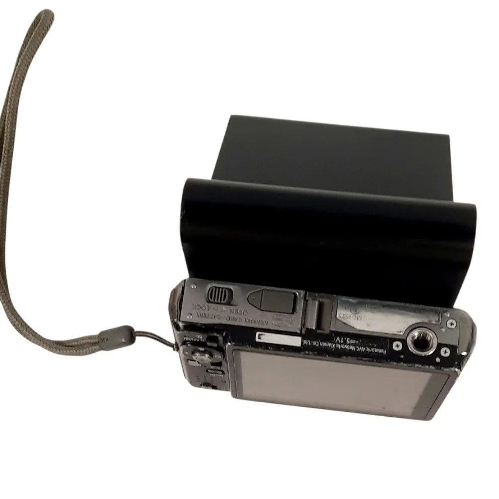 Panasonic Lumix DMC-FS25 12.1MP Digital Camera Silver